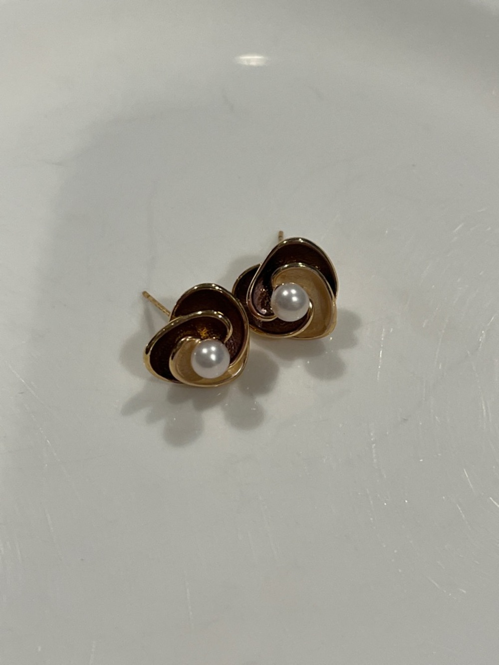 Fresh Water Gold Pearl Heart-Style Stud Earrings - Elegant Women's Jewelry
